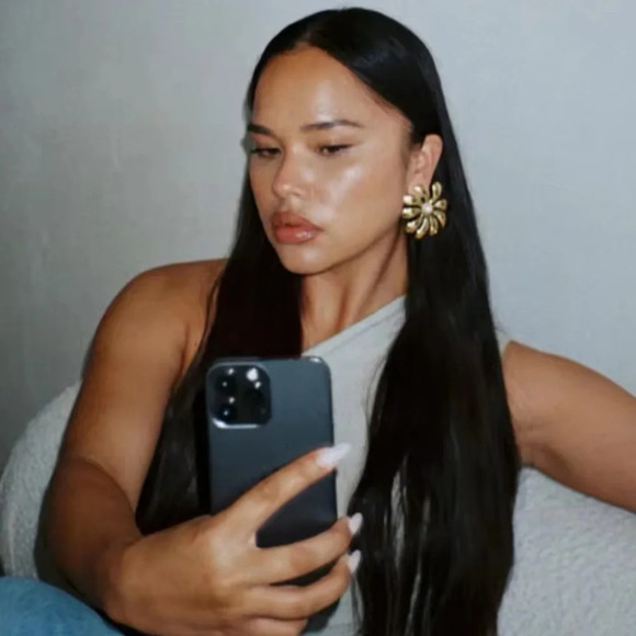 Anthropologie Flower Pearl 18K Gold Stainless Steel Waterproof Earrings - Picture 6 of 9